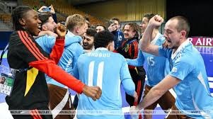 干净利落！萨姆索诺娃好接发建立优势 随后场内正拍进攻拿下制胜分