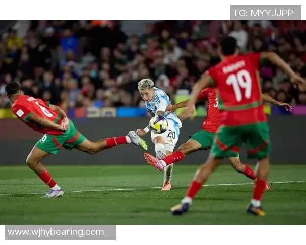 图片报：埃姆雷-詹即将与多特续约至2028年，薪