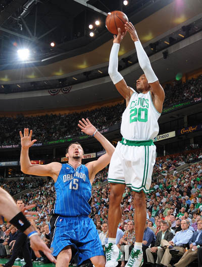 展现了他过 展现了他过