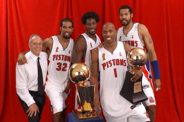 代表团通过 代表团通过